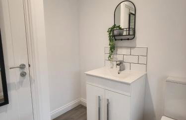 Stylish 2-Bed Home Near A11 - Foto 32