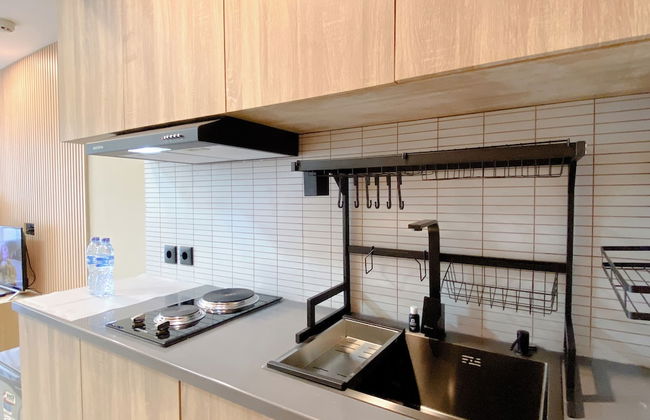 Modern Look Studio at LRT City Jatibening Apartment - Photo 5