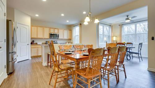 Private Backyard! Spacious Home 25 Mi to Columbus - Foto 2