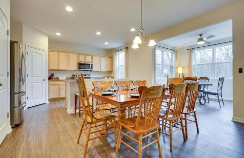 Private Backyard! Spacious Home 25 Mi to Columbus - Foto 2