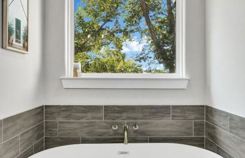 Waxahachie Walkup Backyard Oasis 1 Mi to DWTN Professionally Managed By Stay Albatross - Foto 44