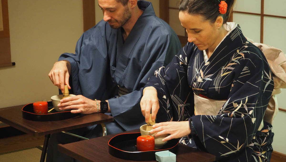 Preparing the Japanese tea