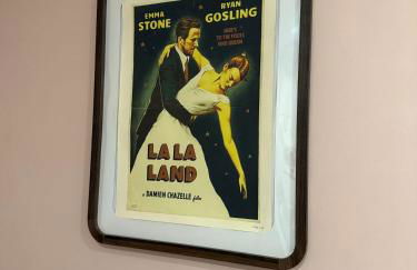 Private getaway in Studio City Hills universal - Photo 8