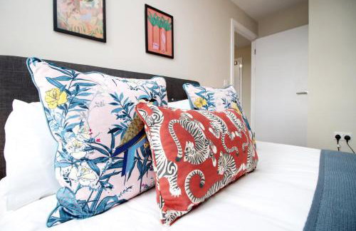 Elegant 2BR w/ Pool Table in Prime Location - Foto 51