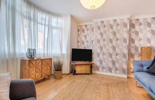 West Midlands-Contractor-Long stay-parking-4 beds - Foto 7