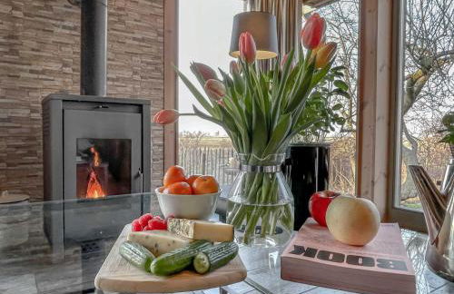 traumHaff Küstenchalets - einzigartige Chalets an der Ostsee. Ganz aus Lärchenholz mit Kamin und Sauna - Foto 9