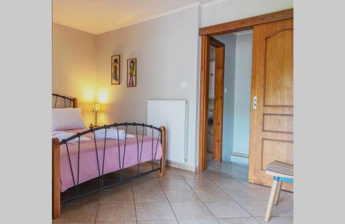 Small House with Garden & View - Foto 14