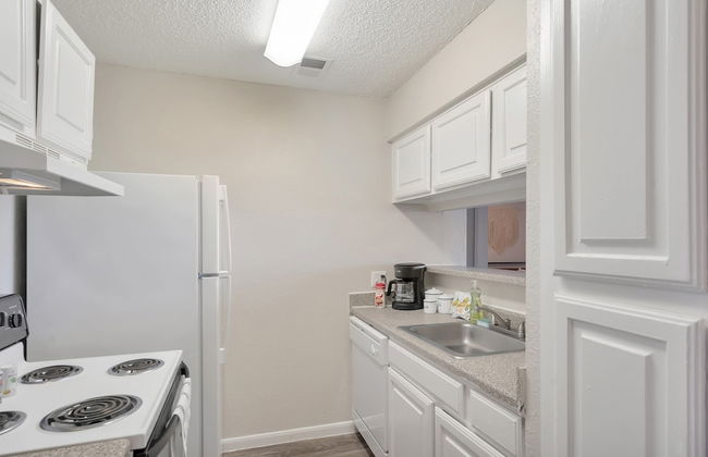 Lovely Midland Getaway With Fitness Center - Foto 7