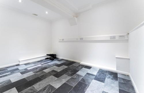 Purley House-Sleeps 8-Near Gatwick-Games Room - Foto 31