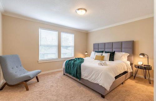 Quiet, Four bedrooms, 2 King Beds - Photo 11