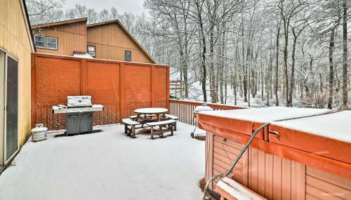 Hot Tub and Deck Pet-Friendly Poconos Getaway! - Foto 2