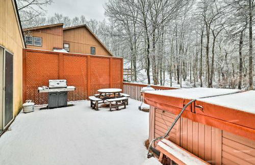 Hot Tub and Deck Pet-Friendly Poconos Getaway! - Foto 2