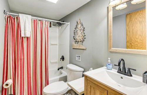 Hike, Fish and Ski Black Bear Cabin in Albany - Foto 18