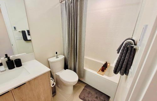 Luxe & Bright Gem - Prime Location, Roof Deck, View - Foto 33