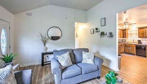 Charming Springfield Escape with Furnished Deck - Foto 4