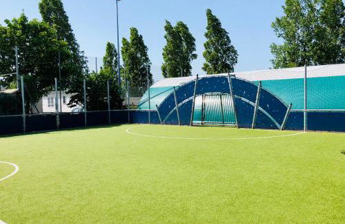 Family Seaside Retreat Private Stay at 5-Star Rockley Holiday Park Poole - Photo 38