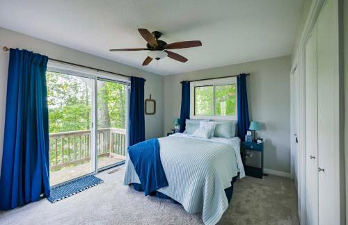 Waterfront Deck and Dock Torch Lake Home! - Foto 21