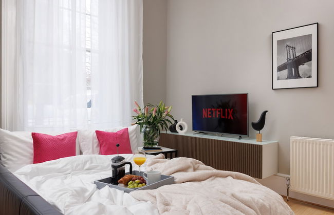 Stunning Arty Apartment & mezzanine - Photo 6