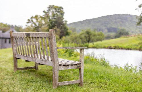 Berkshire Vacation Rentals: The Brookman: Renovated 6000 SF Estate On 40 Acres - Foto 43