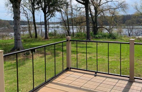 Walk to Lake Pet-Friendly Cottage in Jamestown! - Foto 23