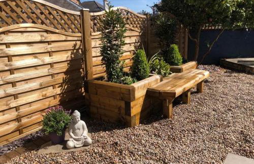 Stunning Period Townhouse with Garden, Walking Distance to Town - Photo 40