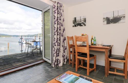 Spanish Boathouse - Photo 15