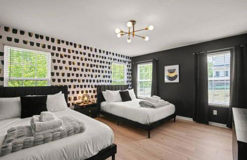Delight: Bold & Bougie! Sleeps 12! Downtown Boyne - Foto 53