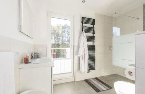 Exklusives Ferienhaus am See mit Hund, Sauna, Garten, 140qm - Foto 20