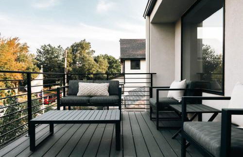 Colorful Sunnyside Escape - Walk to Dining & Parks - Foto 28