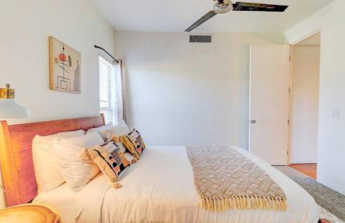 Epic 6BR with Pool, Spa and Fire Pit - Walk to Trails - Foto 27