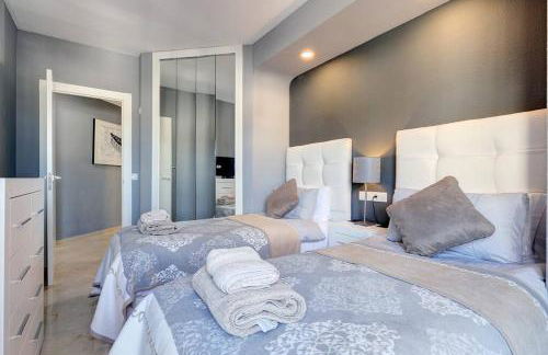 Stylish Penthouse Duplex at Matchroom Country Club - Photo 32