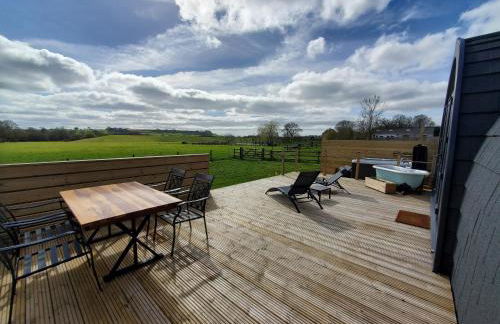 Riding Gate Lodge - Photo 16