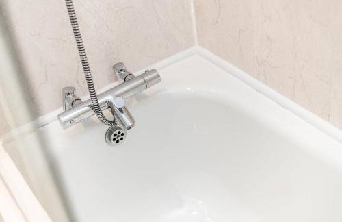 Liverpool City Centre with Free Parking - Sleeps 6! - Photo 3