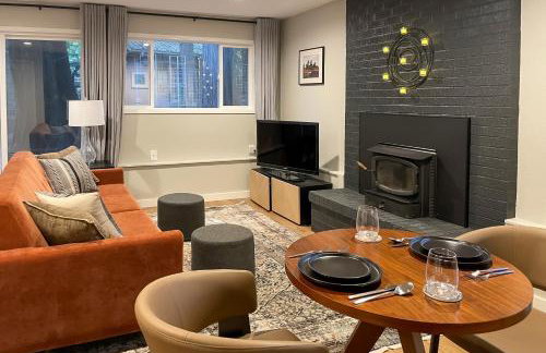 Walk to Beach and Village Bainbridge Island Gem! - Foto 2