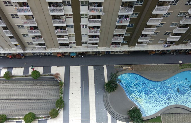 Strategic Studio Apartment at Casablanca East - Photo 18