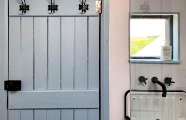 Luxury Airstream Getaway with Sauna and Hot Tub - Photo 23