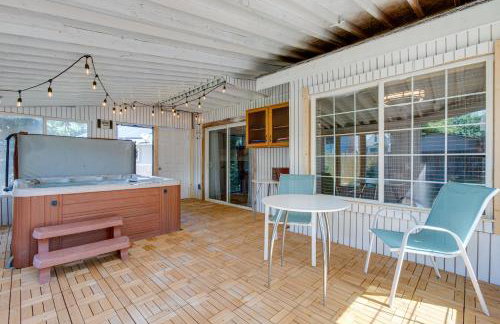 Spacious Aurora Retreat w/ Game Room + Hot Tub! - Foto 33