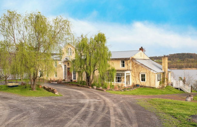 River House by Avantstay Historic & Secluded Estate on the Hudson River w/ Pool Sleeps 24! - Foto 49