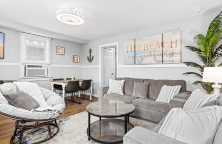 Modern Beach Retreat Sleeps 8 - Big Yard & BBQ - Foto 6