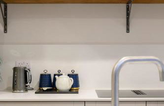 Stylish 3BR Townhouse Sleeps 6 Near City Centre - Foto 24