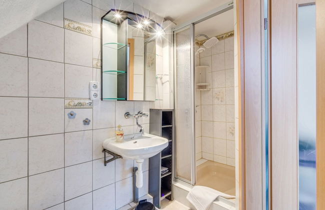 Cozy Apartment in Lichtenhain With Garden - Photo 16