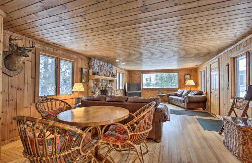 Lakefront Escape with Fishing Pier and Snowmobiling! - Foto 9