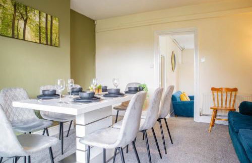 3 Bedroom House - Free Parking-Hospital-Contractors-Families - Long Stay Rates Available - Photo 37