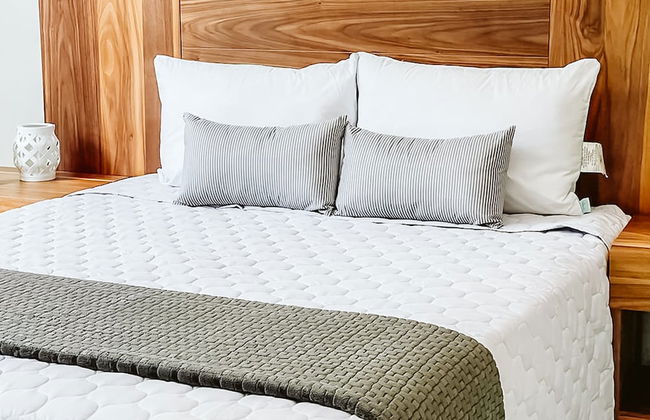 Level luxury condos - Photo 12