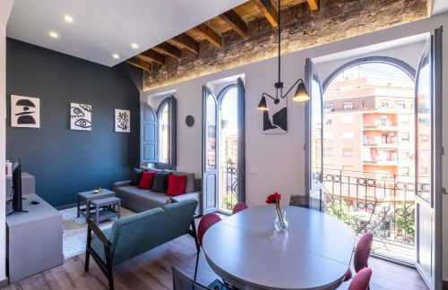 Spacious Penthouse with Massive Terrace - Photo 2