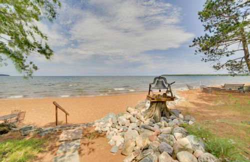 Private Beach! Year-Round Lake Superior Retreat - Foto 21