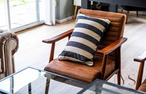 Spacious 6BR Villa in 32 Le More Birmingham with 7 Beds and Free Onsite Parking - Foto 23