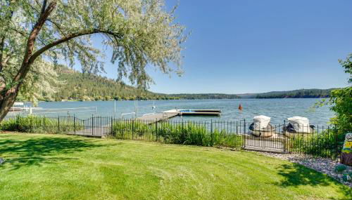 Waterfront Deck with Fire Pit Lake Spokane Gem! - Foto 1