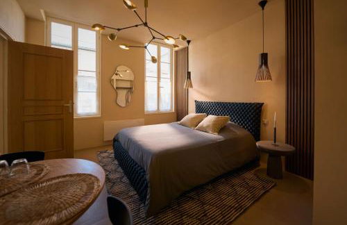 Suite atypique - Jacuzzi spa privé, en centre ville de Cognac - Foto 7