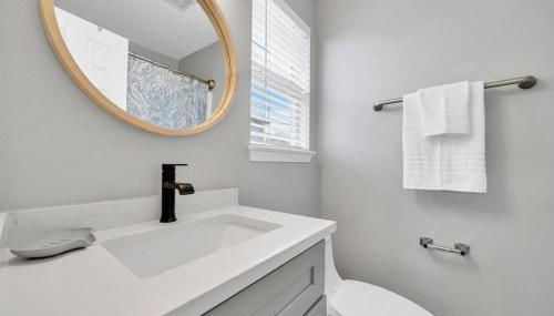 New Listing! Prime Location in Blue Mountain Beach - Foto 3